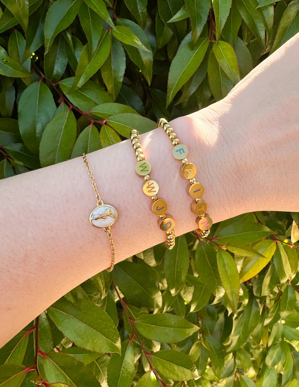 Gold WWJD Buchstabenarmband