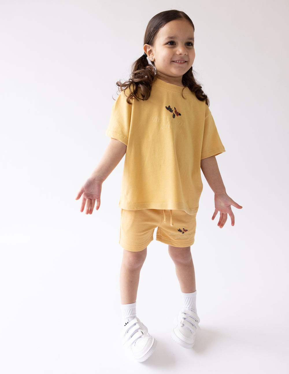 Better Days Schmetterling Kinder-T-Shirt