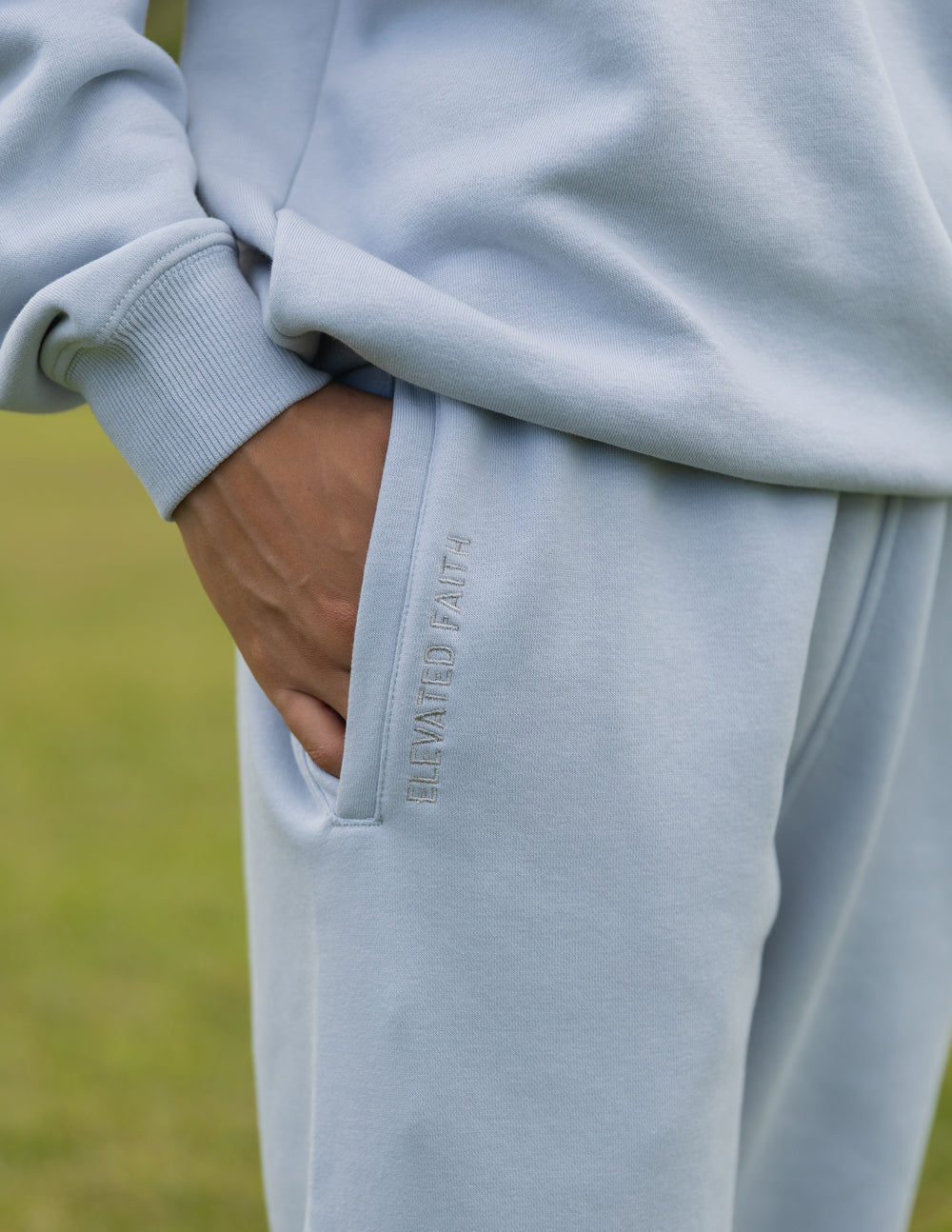 God Is Here Unisex-Jogginghose